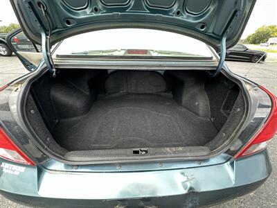 2001 Hyundai ELANTRA GLS   - Photo 11 - Topeka, KS 66608