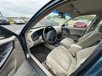2001 Hyundai ELANTRA GLS   - Photo 9 - Topeka, KS 66608