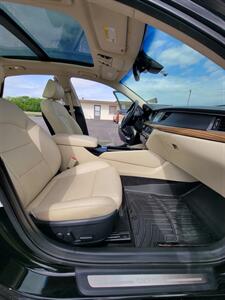 2018 Kia Cadenza Premium   - Photo 14 - Topeka, KS 66608