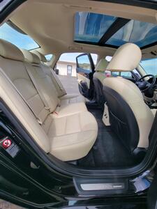2018 Kia Cadenza Premium   - Photo 12 - Topeka, KS 66608