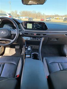 2021 Hyundai SONATA Hybrid Limited   - Photo 10 - Topeka, KS 66608