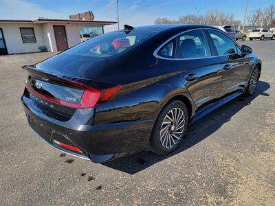 2021 Hyundai SONATA Hybrid Limited   - Photo 4 - Topeka, KS 66608