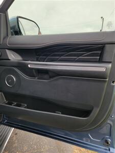 2018 Ford Expedition Platinum Max   - Photo 16 - Topeka, KS 66608