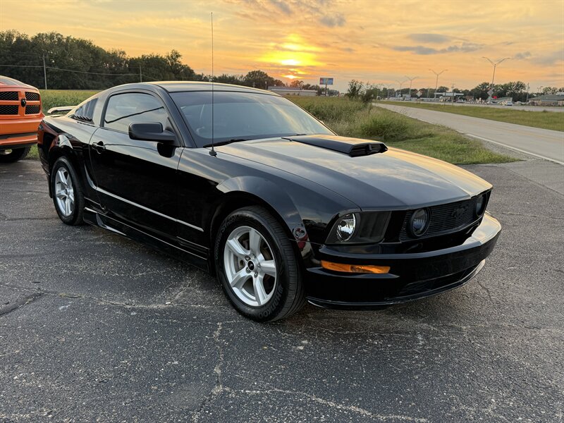 2005 Ford Mustang GT Deluxe - Photo 14 - Topeka, KS 66608