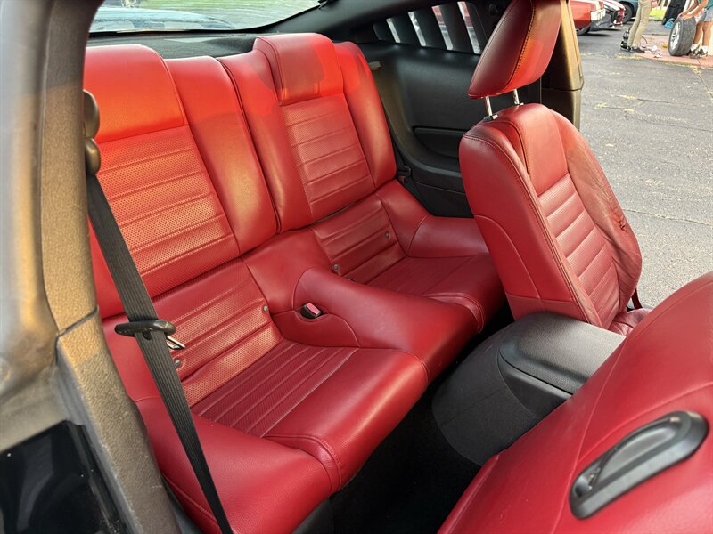 2005 Ford Mustang GT Deluxe - Photo 10 - Topeka, KS 66608