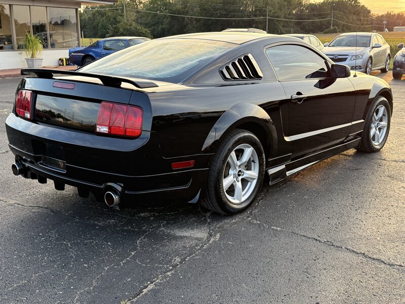 2005 Ford Mustang GT Deluxe - Photo 5 - Topeka, KS 66608