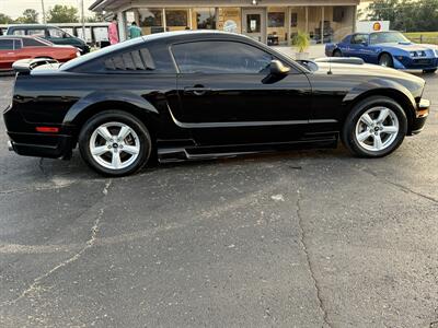 2005 Ford Mustang GT Deluxe - Photo 6 - Topeka, KS 66608