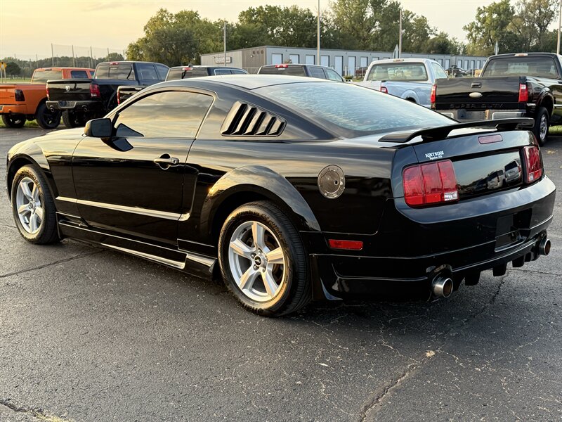 2005 Ford Mustang GT Deluxe - Photo 3 - Topeka, KS 66608