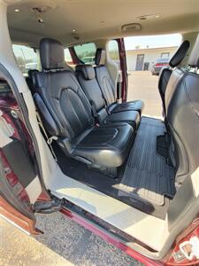 2017 Chrysler Pacifica Touring-L   - Photo 13 - Topeka, KS 66608