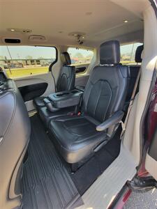 2017 Chrysler Pacifica Touring-L   - Photo 10 - Topeka, KS 66608
