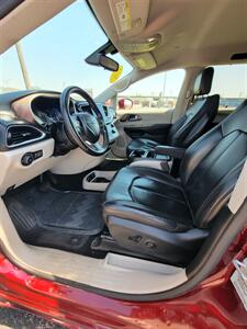 2017 Chrysler Pacifica Touring-L   - Photo 8 - Topeka, KS 66608