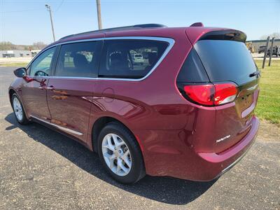 2017 Chrysler Pacifica Touring-L   - Photo 6 - Topeka, KS 66608