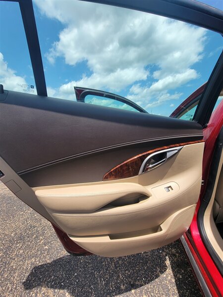 2012 Buick LaCrosse Premium 1 - Photo 11 - Topeka, KS 66608