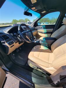 2016 Ford Explorer XLT   - Photo 8 - Topeka, KS 66608