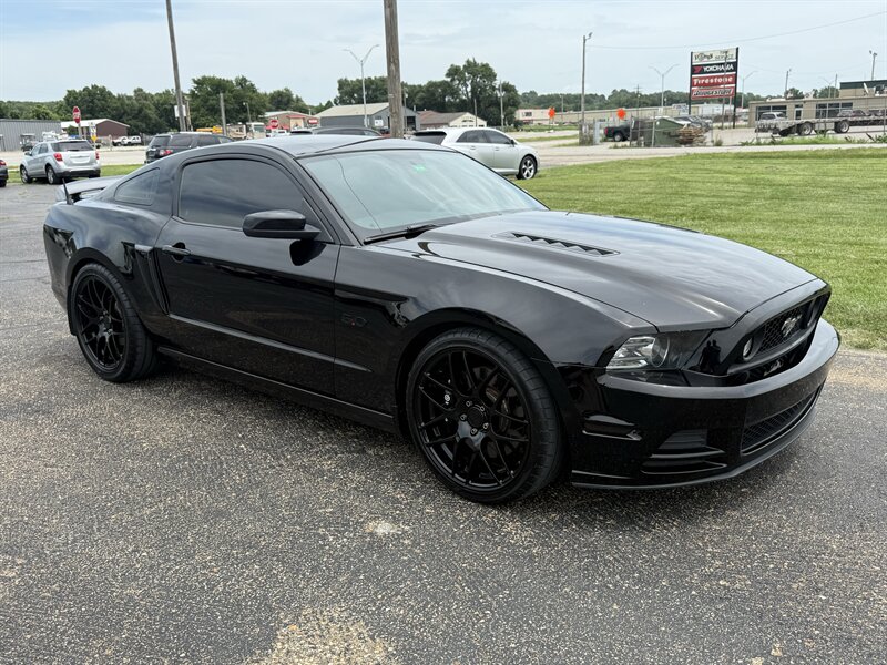 2014 Ford Mustang GT Premium - Photo 11 - Topeka, KS 66608