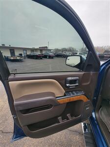 2017 GMC Sierra 1500 SLT   - Photo 11 - Topeka, KS 66608