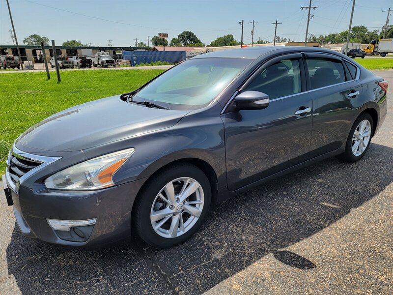 2013 Nissan Altima 2.5 SV   - Photo 1 - Topeka, KS 66608