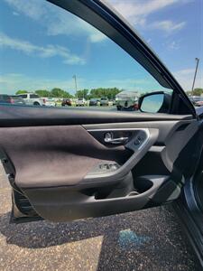 2013 Nissan Altima 2.5 SV   - Photo 9 - Topeka, KS 66608