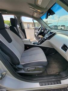 2010 Chevrolet Equinox LT - Photo 12 - Topeka, KS 66608