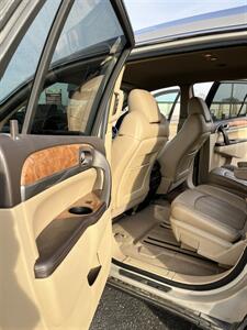 2012 Buick Enclave Leather   - Photo 11 - Topeka, KS 66608