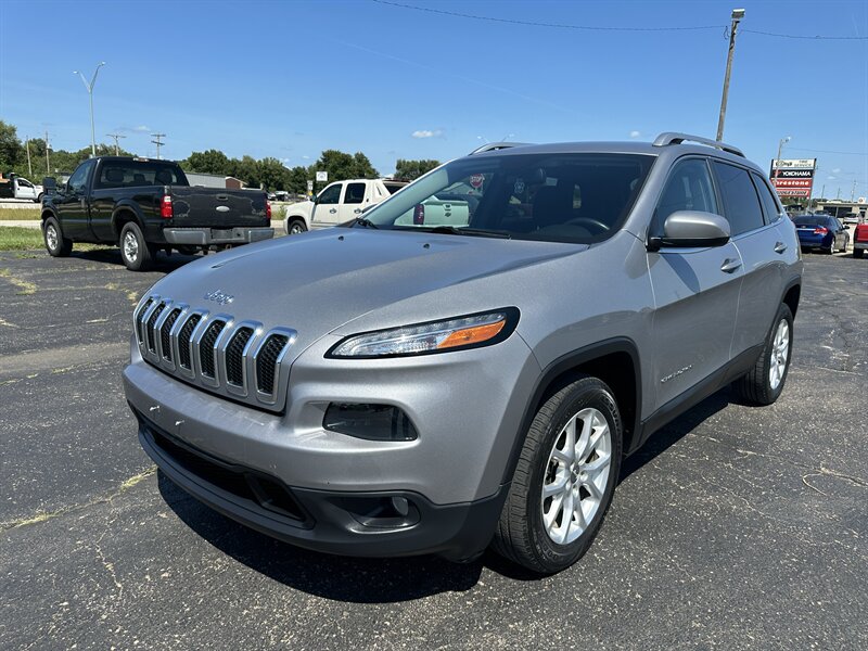 2015 Jeep Cherokee Latitude   - Photo 1 - Topeka, KS 66608