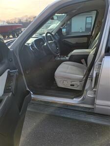2008 Ford Explorer XLT   - Photo 7 - Topeka, KS 66608