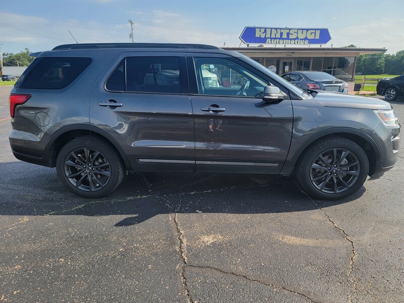2018 Ford Explorer XLT - Photo 4 - Topeka, KS 66608