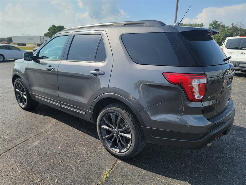 2018 Ford Explorer XLT - Photo 6 - Topeka, KS 66608