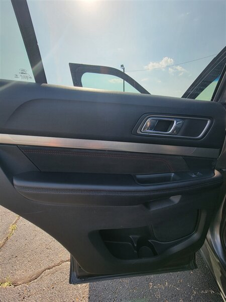 2018 Ford Explorer XLT - Photo 11 - Topeka, KS 66608