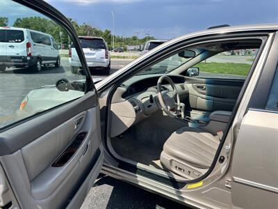 2000 Toyota Avalon XLS   - Photo 12 - Topeka, KS 66608
