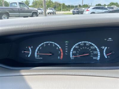 2000 Toyota Avalon XLS   - Photo 10 - Topeka, KS 66608
