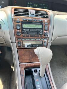 2000 Toyota Avalon XLS   - Photo 11 - Topeka, KS 66608