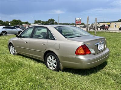 2000 Toyota Avalon XLS   - Photo 3 - Topeka, KS 66608