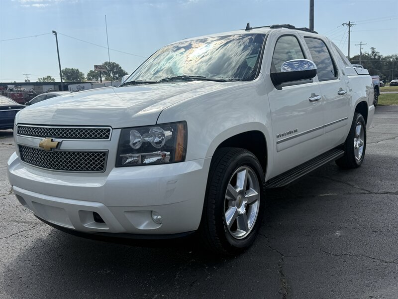 2013 Chevrolet Avalanche LTZ Black Diamond  