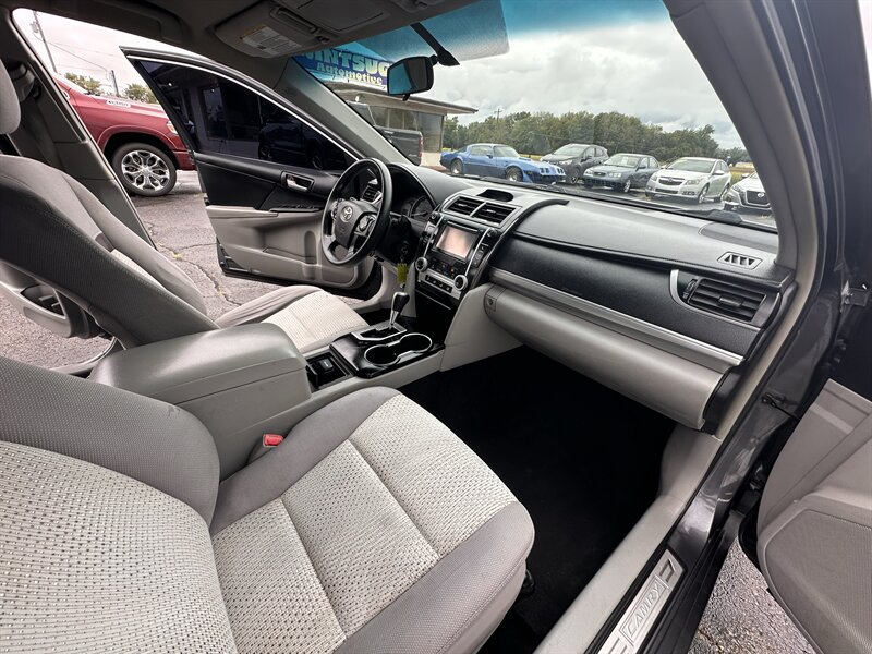 2014 Toyota Camry LE - Photo 13 - Topeka, KS 66608
