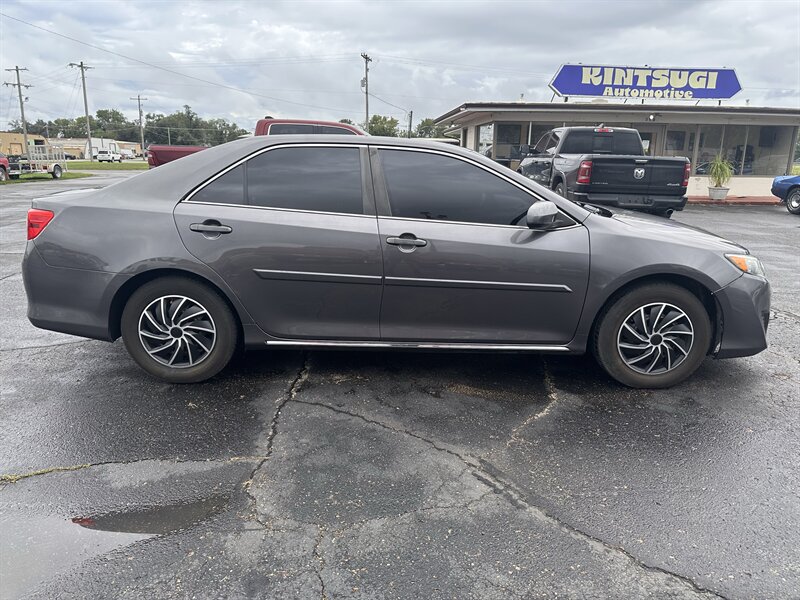 2014 Toyota Camry LE - Photo 4 - Topeka, KS 66608