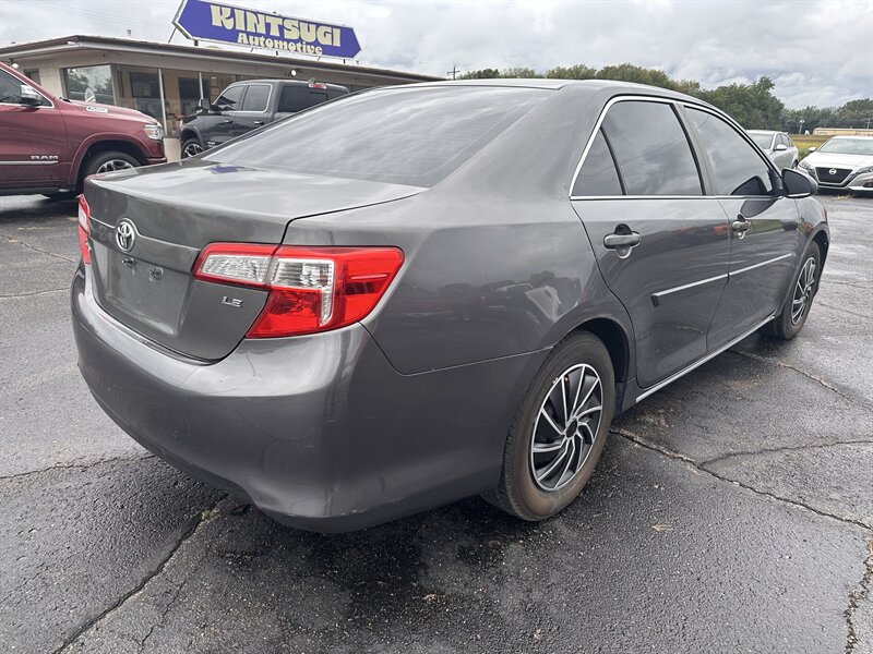 2014 Toyota Camry LE - Photo 5 - Topeka, KS 66608