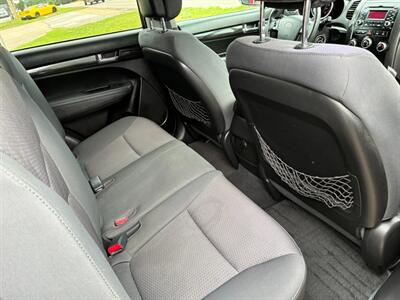 2011 Kia Sorento LX   - Photo 6 - Longview, TX 75605