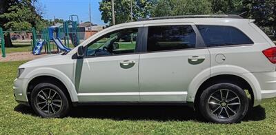 2017 Dodge Journey SE   - Photo 2 - Terre Haute, IN 47807