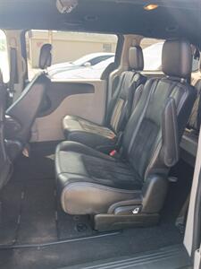 2018 Dodge Grand Caravan SXT - Photo 6 - Terre Haute, IN 47807