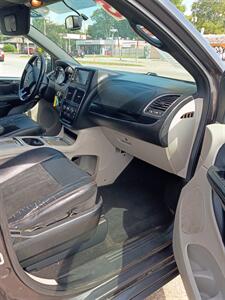 2018 Dodge Grand Caravan SXT - Photo 8 - Terre Haute, IN 47807