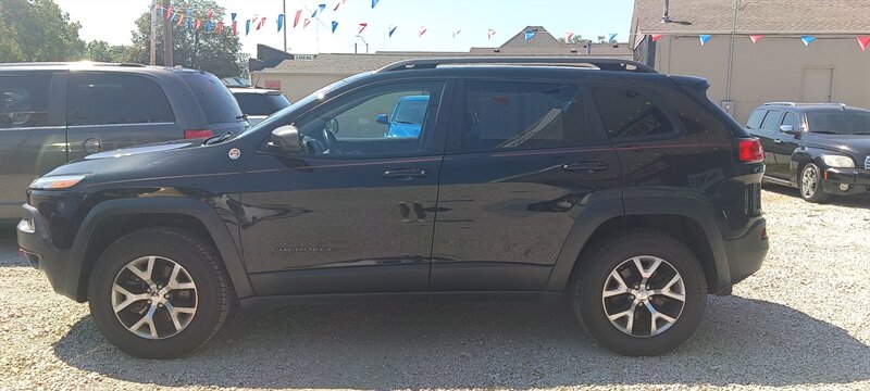 2014 Jeep Cherokee Trailhawk   - Photo 1 - Terre Haute, IN 47807