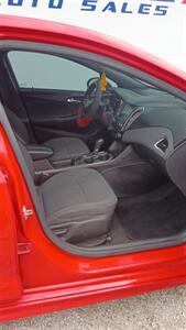 2017 Chevrolet Cruze LT Auto - Photo 4 - Terre Haute, IN 47807