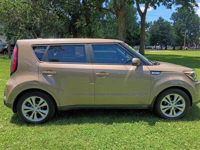2015 Kia Soul + - Photo 2 - Terre Haute, IN 47807