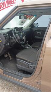 2015 Kia Soul + - Photo 6 - Terre Haute, IN 47807
