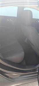 2015 Chrysler 200 Limited - Photo 6 - Terre Haute, IN 47807