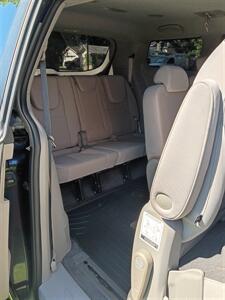 2016 Kia Sedona LX - Photo 7 - Terre Haute, IN 47807