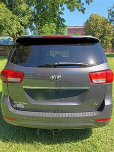 2016 Kia Sedona LX - Photo 4 - Terre Haute, IN 47807