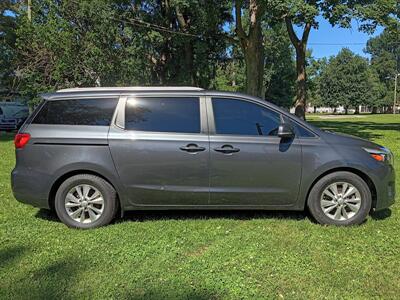 2016 Kia Sedona LX - Photo 2 - Terre Haute, IN 47807