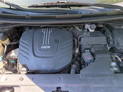 2016 Kia Sedona LX - Photo 8 - Terre Haute, IN 47807